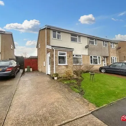 Buy this 3 bed duplex on 35 Highdale Close in Llantrisant, CF72 8QE
