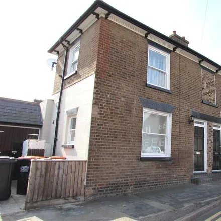 Rent this 1 bed townhouse on Regent Street in Dunstable, LU6 1HR
