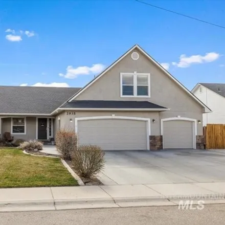 Buy this 5 bed house on 2911 South Skyview Drive in Nampa, ID 83686