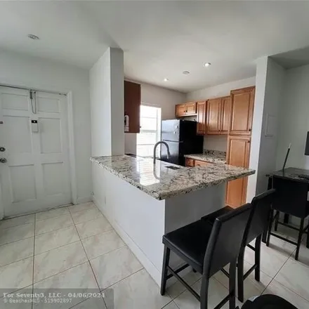 Buy this 1 bed condo on 2243 Polk Street in Hollywood, FL 33020