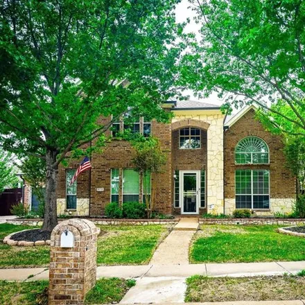 Buy this 5 bed house on 5712 Soapberry Drive in Fort Worth, TX 76248
