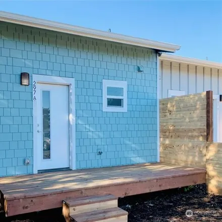 Buy this studio house on Neptune Avenue in Ocean Shores, Grays Harbor County