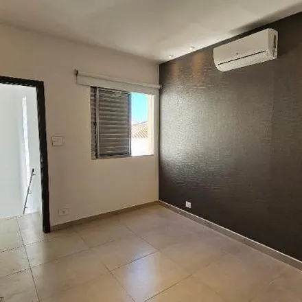 Buy this 3 bed house on Rua das Camélias 421 in Mirandópolis, São Paulo - SP