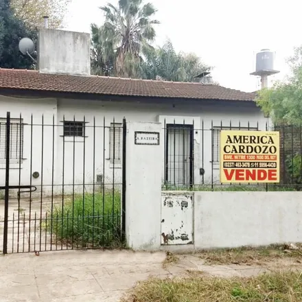 Buy this 2 bed house on Vicente López y Planes in Moreno Centro norte, Moreno