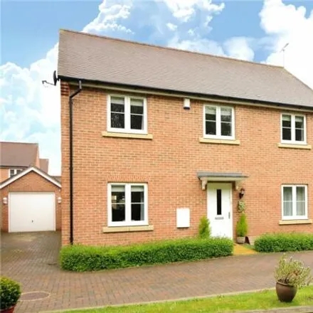 Buy this 4 bed house on The Robins in Bracknell, RG12 8BU