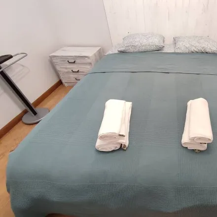 Rent this 3 bed house on Seia in São Romão e Lapa dos Dinheiros, Seia