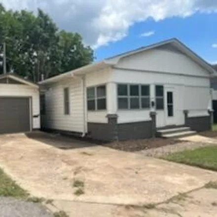 Buy this 2 bed house on 407 North Central Avenue in Monett, MO 65708