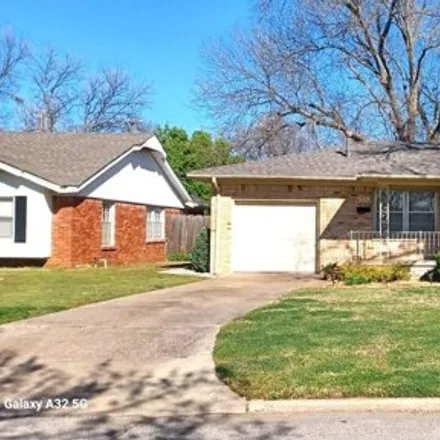 Buy this 3 bed house on 426 Fowler Drive in Duncan, OK 73533