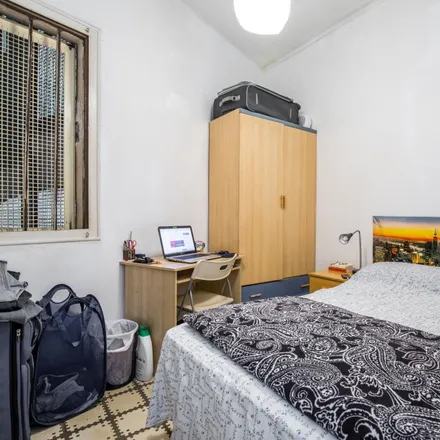 Rent this 4 bed room on Herbolari Trini in Carrer de Lepant, 08001 Barcelona