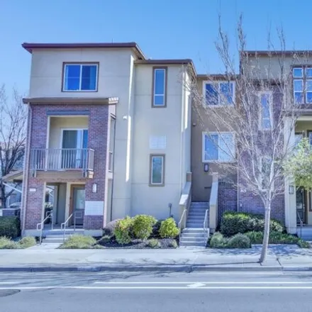 Buy this 2 bed townhouse on 1318 North Capitol Avenue in San Jose, CA 95132