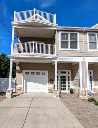 Buy this 3 bed loft on 121 Farragut Road in Wildwood Gables, Cape May County