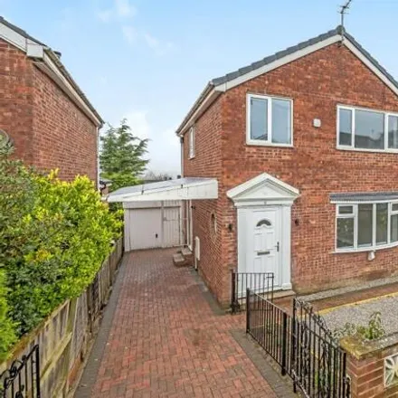 Buy this 3 bed house on Glenlea Close in Farsley, LS28 6QH