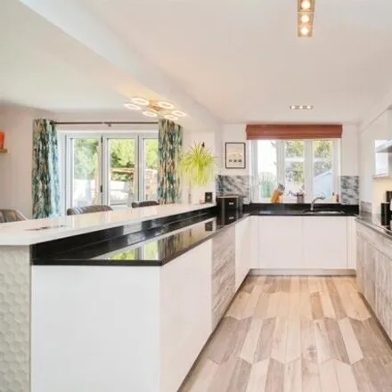 Image 4 - Sutton Hall Drive, Chester, CH66 4UQ, United Kingdom - House for sale