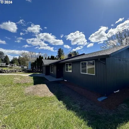 Image 6 - 624 Northeast High Street, Goldendale, WA 98620, USA - House for sale