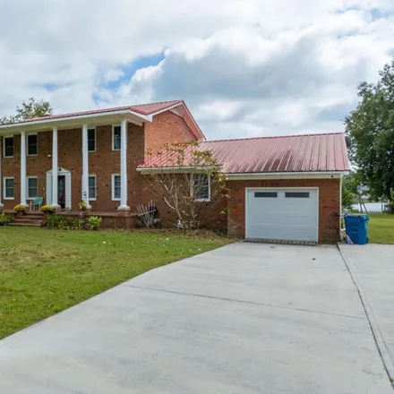 Buy this 3 bed house on 384 Ennett Lane in Sneads Ferry, NC 28460
