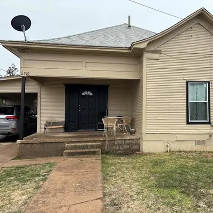 Rent this 2 bed house on 2568 29th Street in Snyder, TX 79549