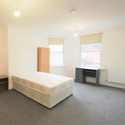 Image 2 - Willesden Green Library, High Road, Willesden Green, London, NW10 2SU, United Kingdom - Apartment for rent