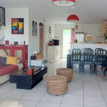 Rent this 3 bed house on Lunel in Rue de Verdun, 34400 Lunel