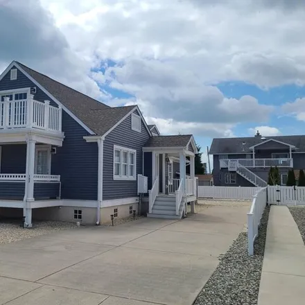 Buy this 4 bed house on 165 109th Street in Stone Harbor, Cape May County