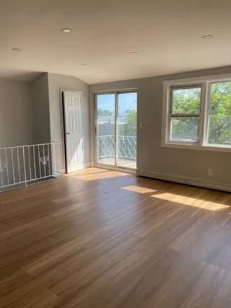 Rent this 3 bed house on 1235 E 66th St in Brooklyn, New York
