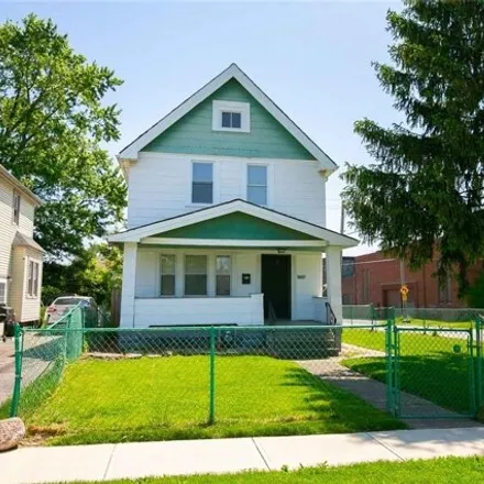 Image 1 - 8756 Silverton Avenue, Cleveland, OH 44102, USA - House for sale