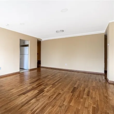 Image 5 - 2941 Brighton 4th Street, New York, NY 11235, USA - Condo for sale