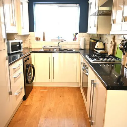 Rent this 3 bed townhouse on Clough Fold in Ingrow, BD21 5FG