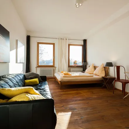 Rent this 6 bed apartment on Perleberger Straße 16 in 10559 Berlin, Germany