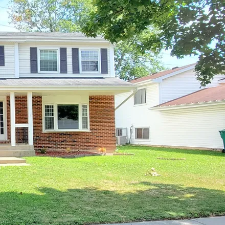 Rent this 3 bed house on 469 Carman Avenue in Buffalo Grove, Lake County