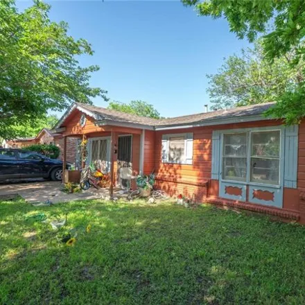 Image 5 - 4845 Hillside Avenue, Fort Worth, TX 76119, USA - House for sale