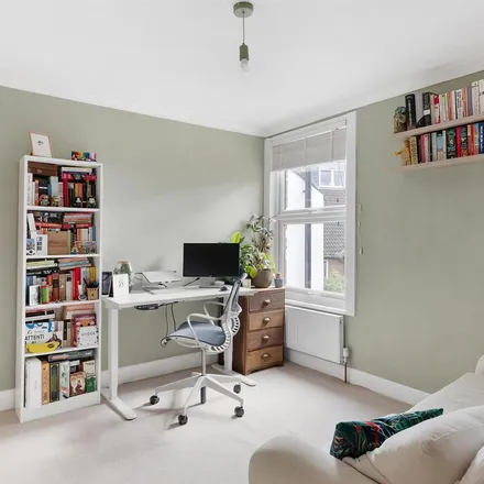 Rent this 2 bed apartment on Nunhead Station in Oakdale Road, London