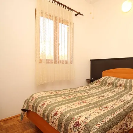 Rent this 2 bed apartment on 23287 Veli Rat