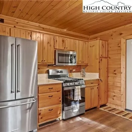 Image 9 - Little Rock Canyon Road, Caldwell County, NC, USA - House for sale