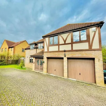 Buy this 5 bed house on Lynmouth Crescent in Bletchley, MK4 1HD