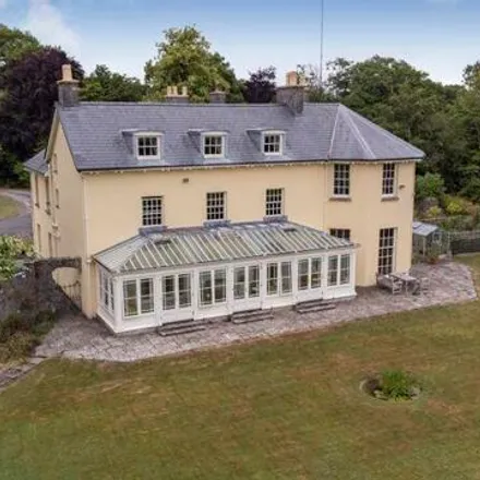 Buy this 6 bed house on Llantrithyd Road in St Hilary, CF71 7DQ