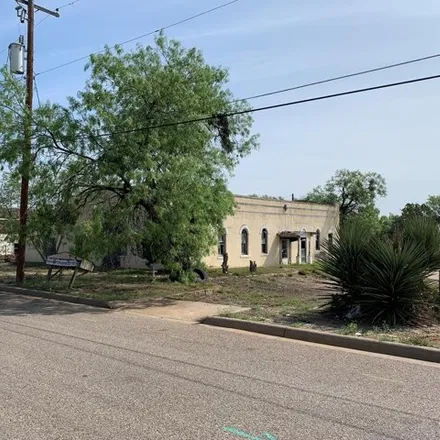 Image 1 - 476 North Pecos Street, Eagle Pass, TX 78852, USA - House for sale