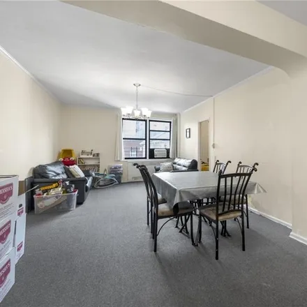 Image 6 - 1347 Ocean Parkway, New York, NY 11230, USA - Condo for sale