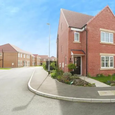 Buy this 4 bed house on Rowntree Avenue in Pocklington, YO42 2SZ