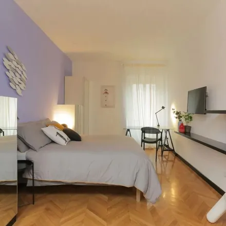 Image 3 - Via Tonale 19, 20124 Milan MI, Italy - Apartment for rent