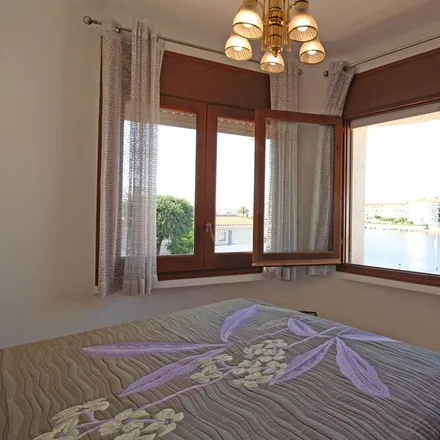 Rent this 3 bed house on 17487 Castelló d'Empúries