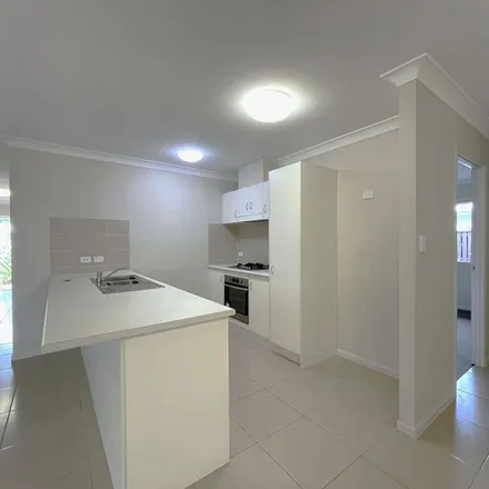 Rent this 3 bed apartment on Crake Circuit in Oonoonba QLD 4812, Australia