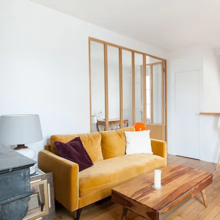 Rent this 2 bed apartment on 41 Avenue Trudaine in 75009 Paris, France