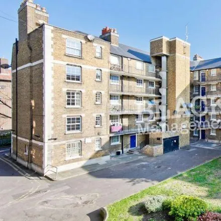 Image 5 - East Street Market, Date Street, London, SE17 2HQ, United Kingdom - Apartment for rent