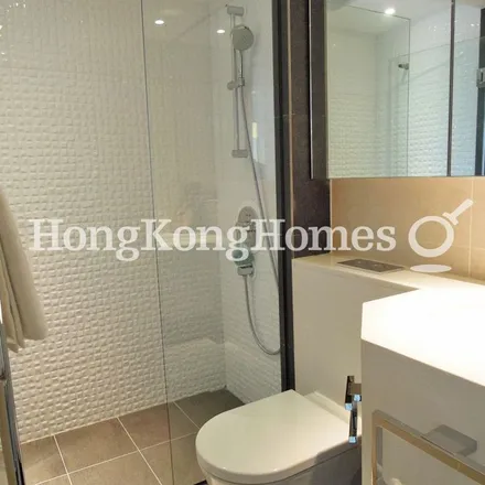 Image 2 - China, Hong Kong, Hong Kong Island, Happy Valley, Sing Woo Road, 蓮園 - Apartment for rent