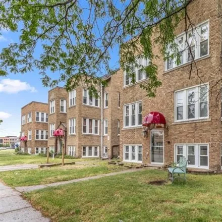 Rent this 2 bed apartment on 1315 Monroe St Apt 32 in Dearborn, Michigan