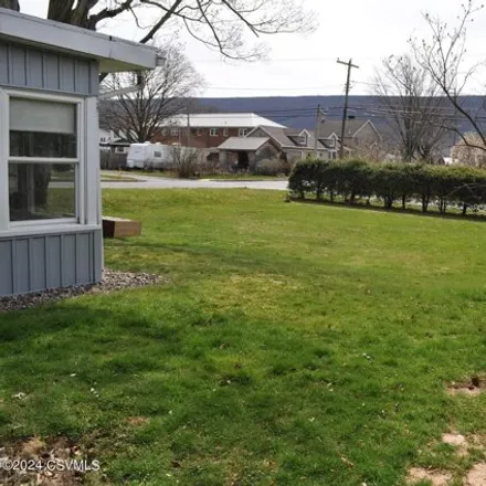 Image 7 - 21 Maple Street North, Montoursville, Lycoming County, PA 17754, USA - House for sale