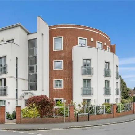 Buy this 2 bed apartment on Oatlands Avenue in Weybridge, KT13 9DE