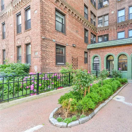 Buy this 3 bed condo on The Shellball in 83-00 Talbot Street, New York