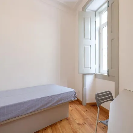 Rent this 2 bed apartment on Taj Indian Italian in Rua dos Oleiros 18, 3000-607 Coimbra