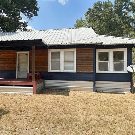 Buy this 2 bed house on 1050 West Houston Avenue in Crockett, TX 75835
